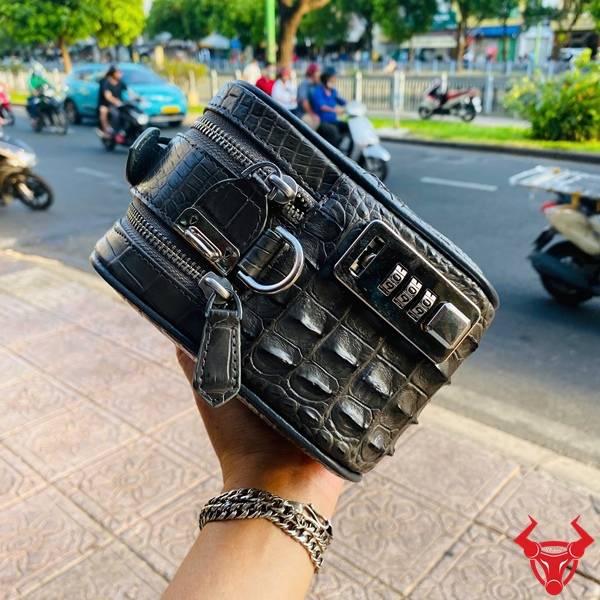 Túi xách tay clutch da gù cá sấu CJA4 màu xám cao cấp dành cho nam.