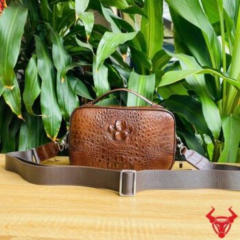 Túi Clutch Golf Xách Tay Da Gù Cá Sấu CJA4 Màu Nâu Đất