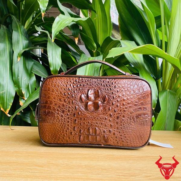 Túi xách tay clutch da gù cá sấu CJA4 màu nâu đất cao cấp dành cho nam.