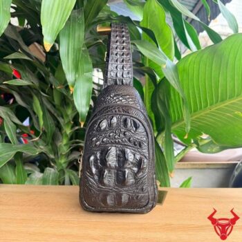 Túi Đeo Chéo Nam Da Cá Sấu Gù Lớn TFA4 Màu Đen