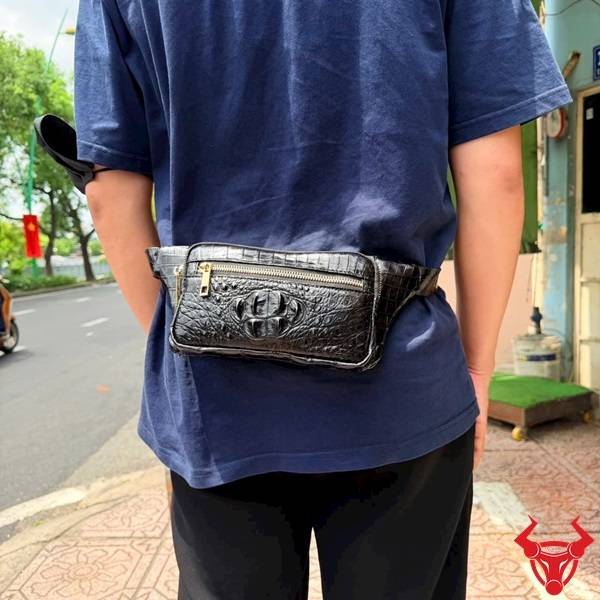 Túi Đeo Bụng Da Cá Sấu Gù TTAA4 Bền Đẹp Theo Thời Gian Túi đeo bụng da cá sấu gù TTAA4 tiện dụng màu đen.
