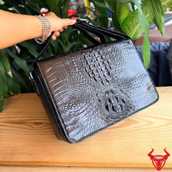 Túi Da Cá Sấu Đựng Laptop 15 Inch Thiết Kế Theo Yêu Cầu Túi messenger da cá sấu TYC10 thủ công cao cấp.