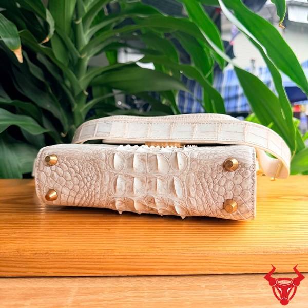 Túi da cá sấu gù TICA4-A màu bạch tạng tiện dụng cao cấp.